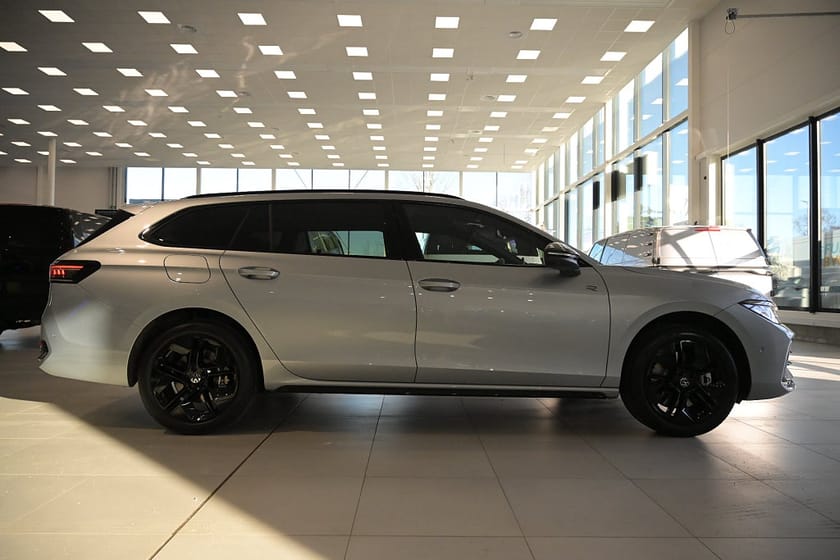 Bild 3 av Volkswagen Passat Variant eHybrid 272hk SWE Edition *VW Choice*