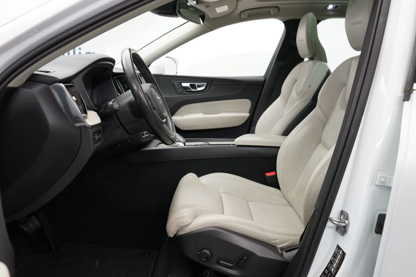 Bild 5 av Volvo XC60 T8 TE Inscription, Taklucka, Baklucka elmanövrerad, Dragkrok