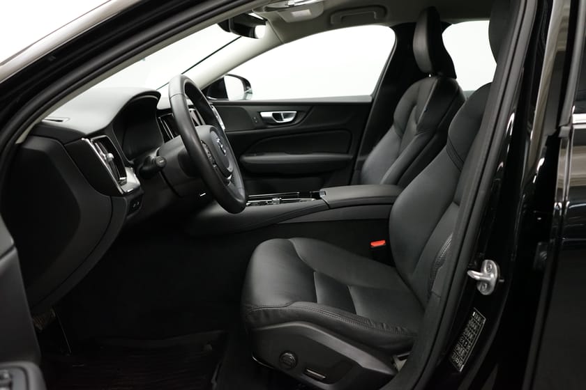 Bild 5 av Volvo V60 Recharge T6 II Core Edition, Dragkrok, Navigation, on call