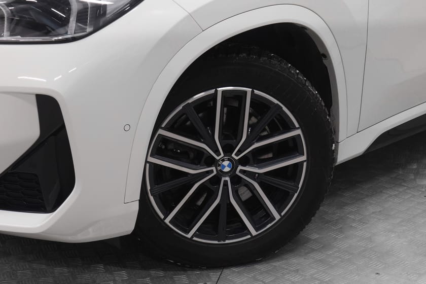 Bilde 4 av BMW iX1 xDrive30 