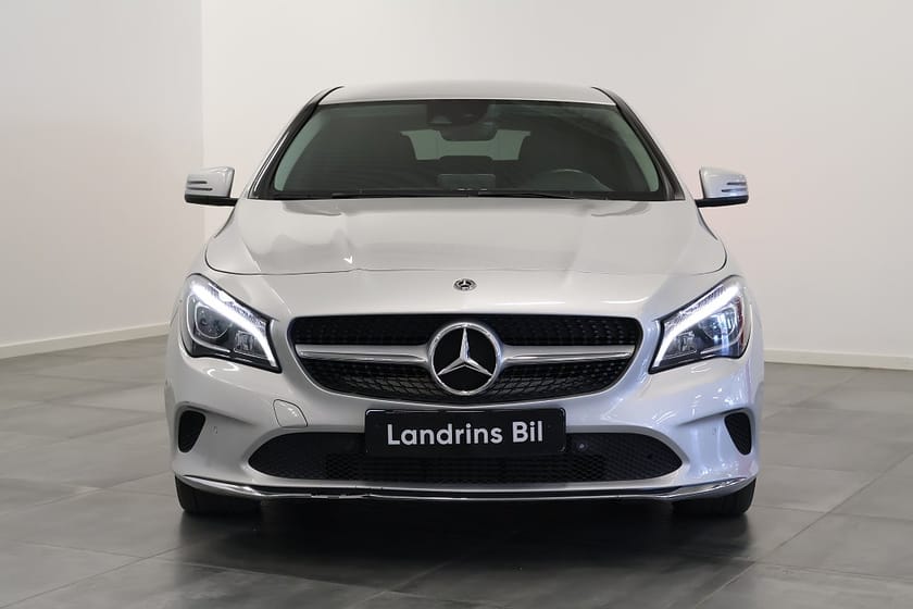 Bild 2 av Mercedes-Benz CLA 220 d 4MATIC Shooting Brake 7G-DCT Drag V-Hjul D-Värm