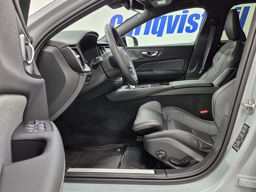 Bild 4 av Volvo V60 T6 Recharge Plus Dark plug in AWD 350HK 4x4 Läder
