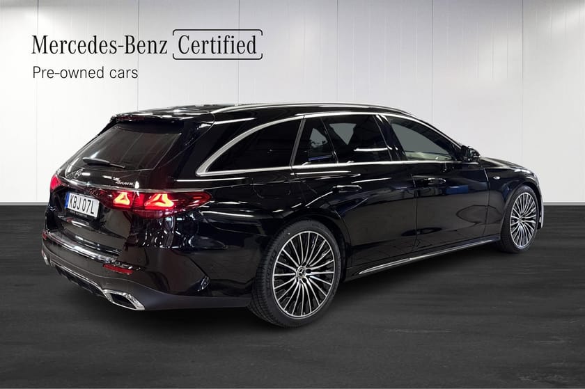 Bild 4 av Mercedes-Benz E 300 de 4MATIC T 4M | AMG | SUPERSCREEN | DRAG | BURMESTER