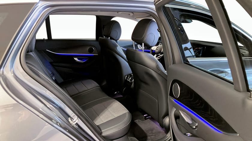 Bild 5 av Mercedes-Benz E 220 T d / AMG Sport Edition / Drag / 360-kam / Minne