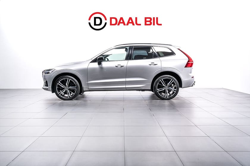 Bild 1 av Volvo XC60 B5 AWD 235HK R-DESIGN H/K® 360-KAM HUD LUFTFJÄD