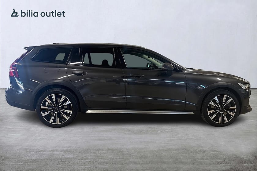 Bild 5 av Volvo V60 Cross Country B4 AWD Core / Skinn / Keyless / B-Kamera / Drag / Navi