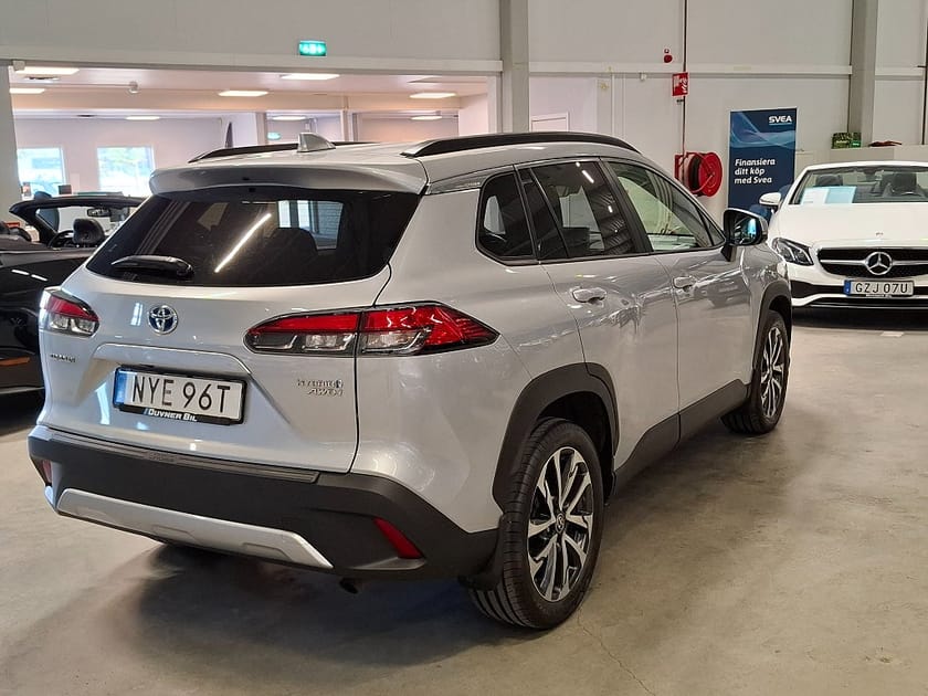 Bild 2 av Toyota Corolla Cross Hybrid AWD-i e-CVT Style