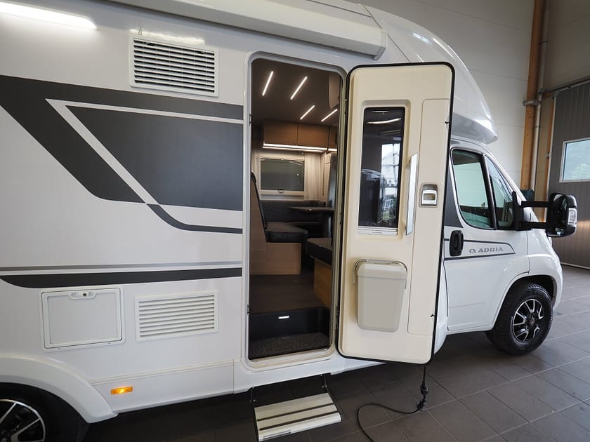 Bild 5 av Adria Mobil Matrix 670 Axess SL 3500kg I Markis I Cykelställ