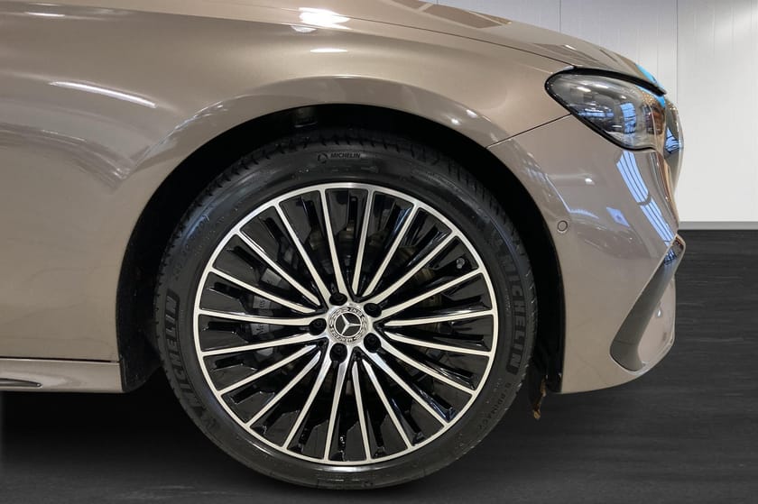 Bild 5 av Mercedes-Benz E 300 e Sedan AMG Line / Burmester *DEMO*