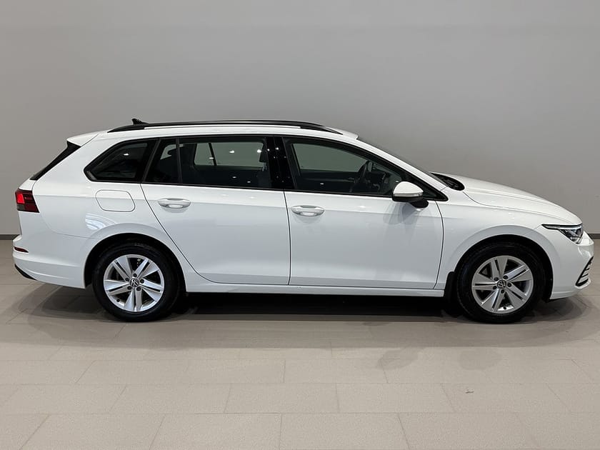 Bild 5 av Volkswagen Golf Sportscombi 1.5 eTSI Backkamera Rattvärme