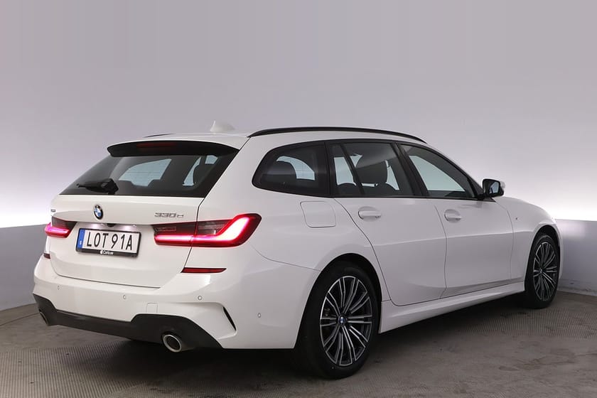 Bild 5 av BMW 330e xDrive Touring M Sport Farthållare Keyless Kamera