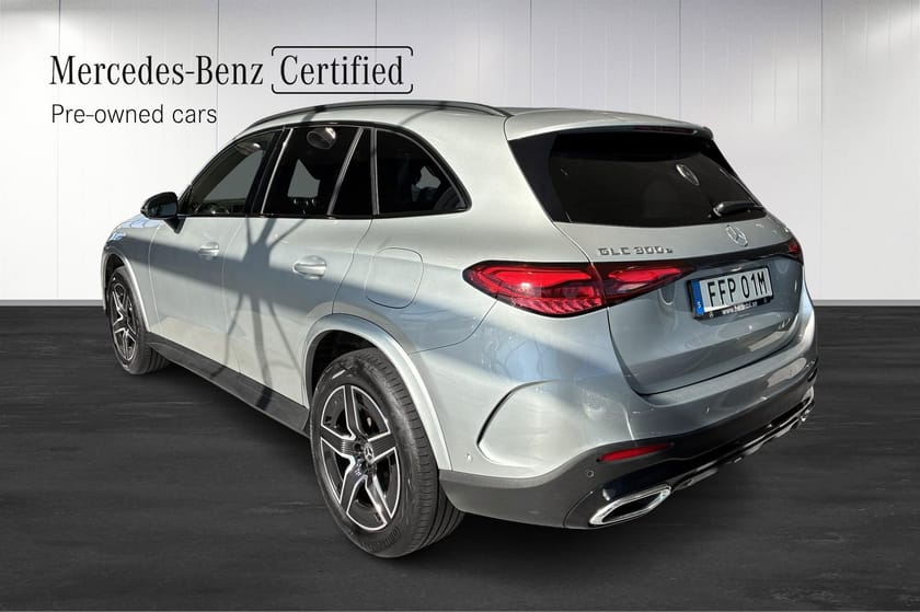 Bild 3 av Mercedes-Benz GLC 300 e 4MATIC SUV | AMG | Pano | Drag