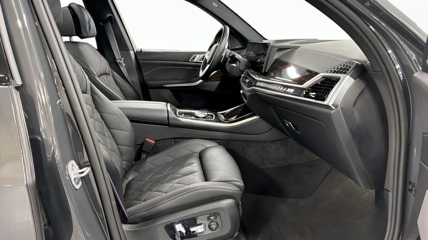 Bild 3 av BMW X5 xDrive30d M Sport Pro Innovation Comfort Panorama H/K 360°
