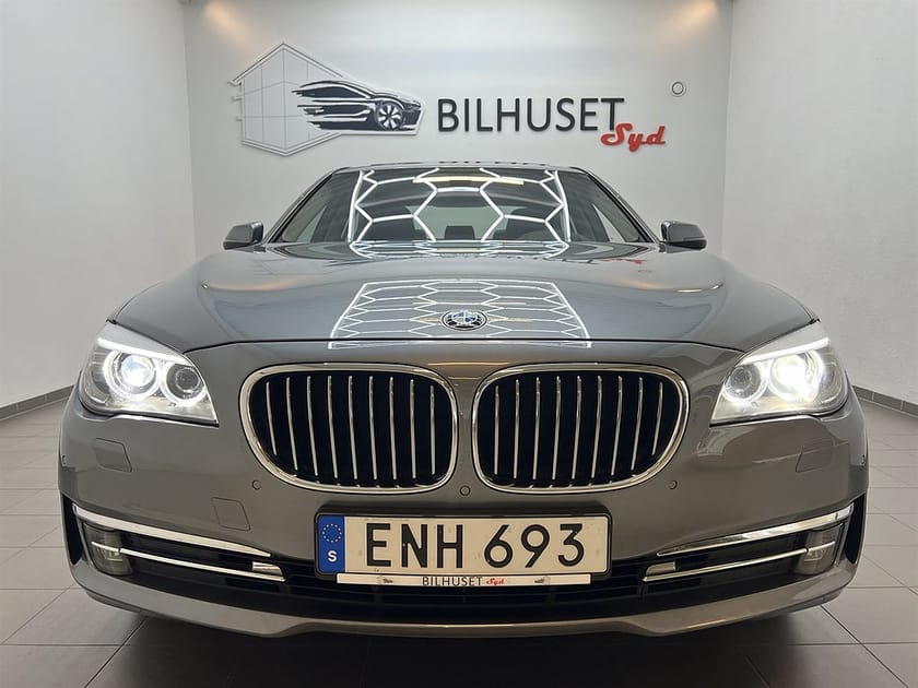Bild 5 av BMW 730d xDrive 730 258hk Tlucka/HUD/Läder/Navi/Bkamera/Softclose