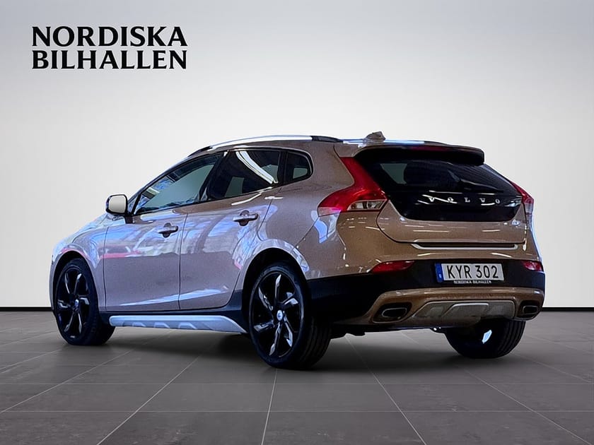 Bild 5 av Volvo V40 Cross Country D4 Geartronic Summum Panorama Värmare Helskinn