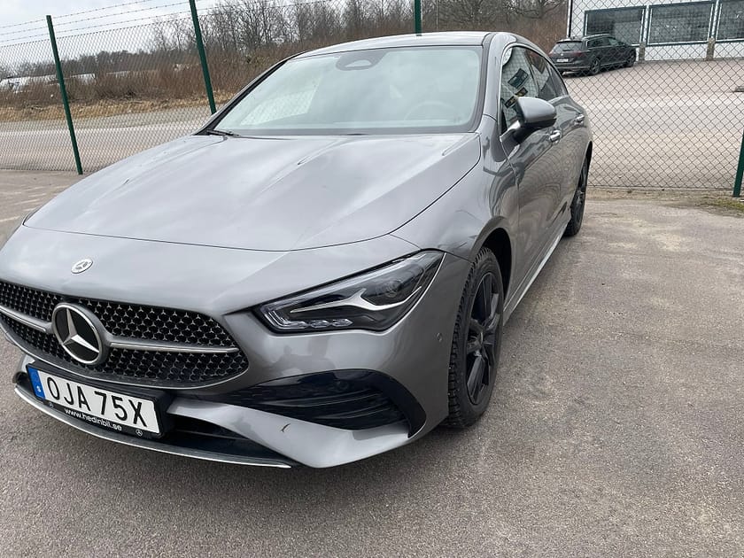 Bild 2 av Mercedes-Benz CLA 250 e Shooting Brake AMG Plug in 218HK Panorama