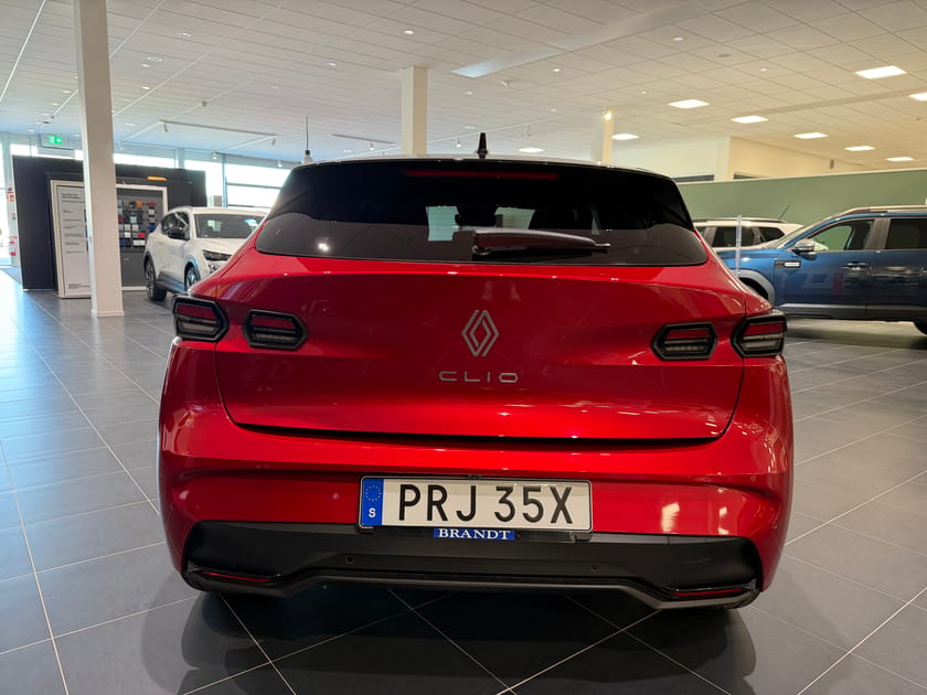 Bild 4 av Renault Clio TCe 115 techno 5-d, Automat, Privatleasing fr.3990:- 5000:- PRESENTKORT HOTELLVISTELSE VID KÖP AV NY RENAULTT