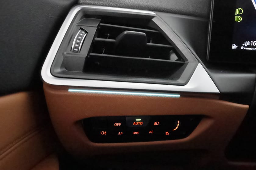 Bild 2 av BMW 330e xDrive Touring M Sport PRO Pano HiFi Drag