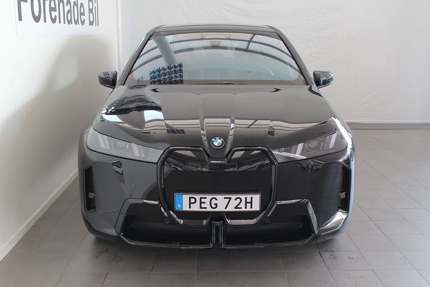 Bild 2 av BMW iX xDrive60 4,95 ränta M Sport Pro H/K Drag Panorama