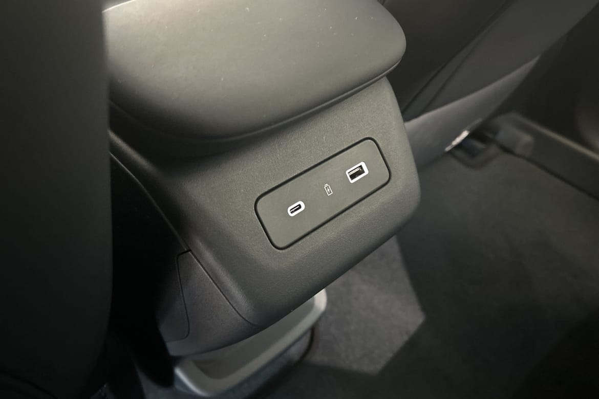 Lynk & Co 02 EV 66 kWh, 272hp, 2025