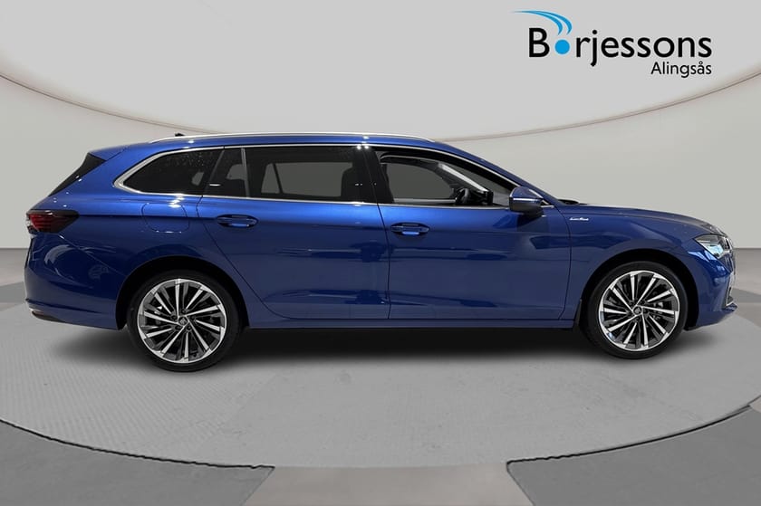 Bild 2 av Škoda Superb iV Kombi L&K 1,5 TSI 204 HK 6 VXL DSG
