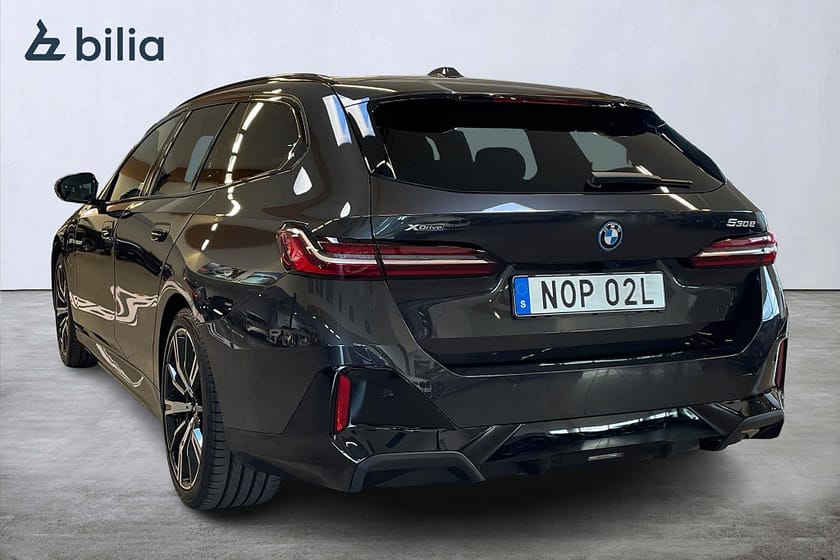 Bild 2 av BMW 530e xDrive Touring M Sport Värmare 360 Kamera Head-Up Drag