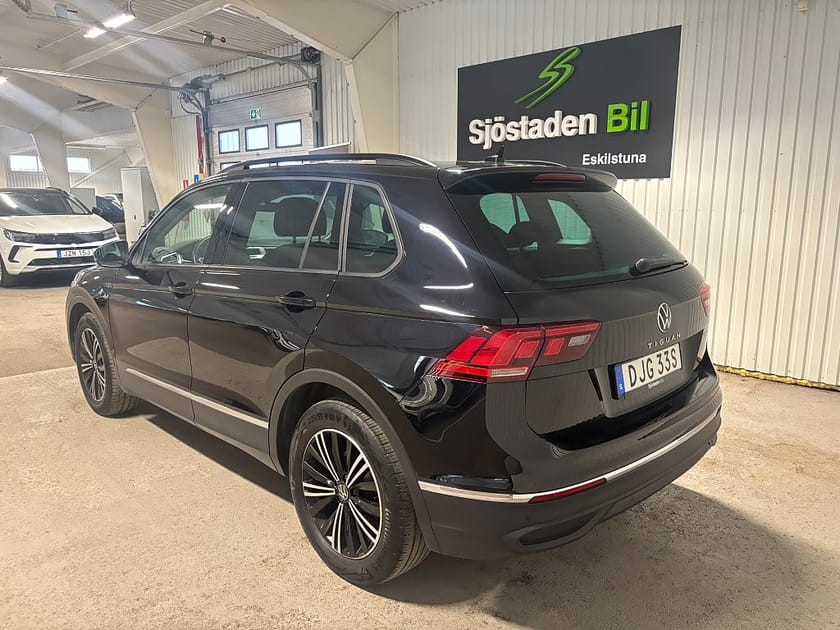 Bild 3 av Volkswagen Tiguan 1.5 TSI Cockpit Värm Drag Kamera Adaptiv Farthållare