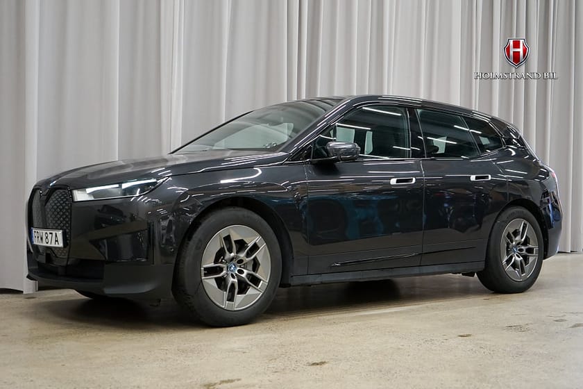 Bild 4 av BMW iX xDrive40 326hk Comfort Pano Drag H/K 3D DAP 4zon 20"