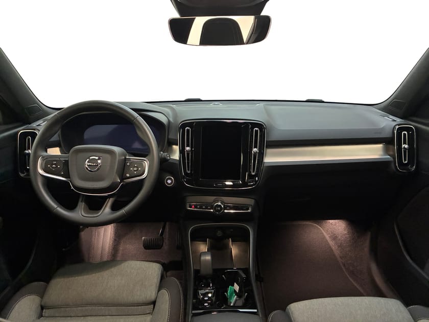 Bild 5 av Volvo XC40 B3 FWD Bensin Plus Dark  | 360-kamera | Drag | Tonade Rutor