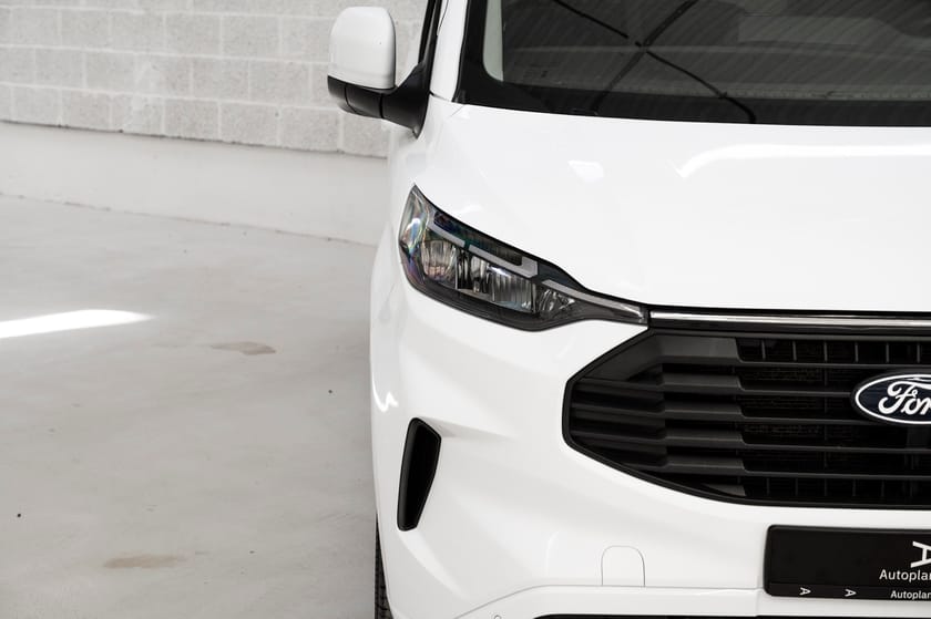 Bilde 5 av Ford Transit Custom 320 2,0 TDCi 170hk L2 Limited AWD ACC/Krok/Kamera