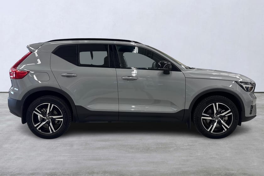 Bild 3 av Volvo XC40 B4 FWD Bensin Plus Dark
