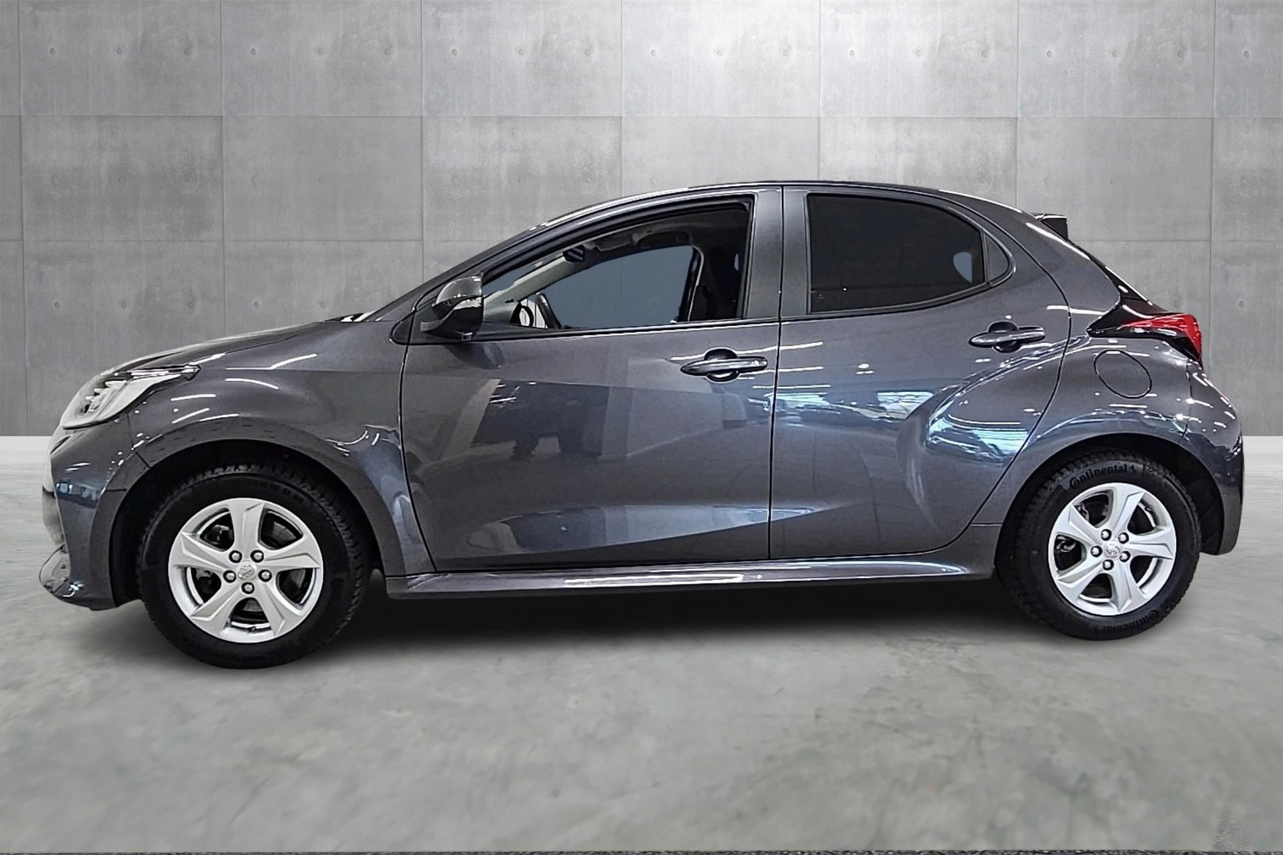 Thumnail bilde 1 av Toyota Yaris Hybrid 115