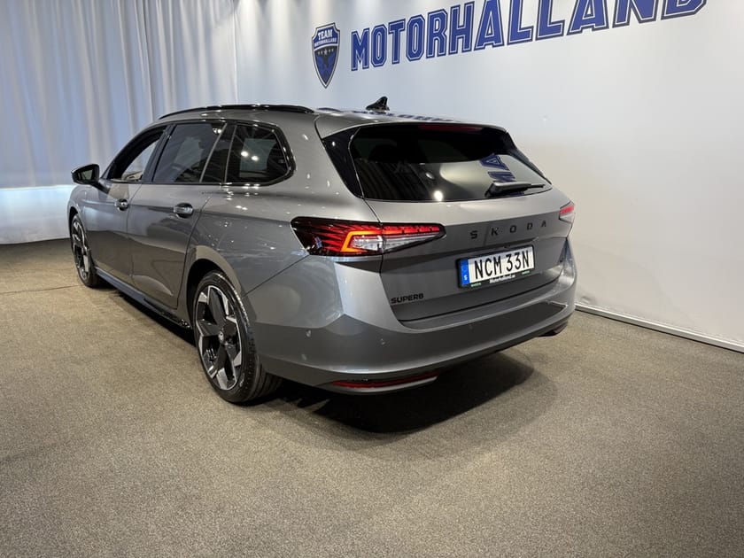 Bild 3 av Škoda Superb iV Kombi COMBI SPORTLINE 1,5 TSI 204 HK 6 VXL DSG