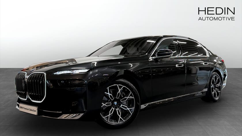 Bild 1 av BMW i7 xDrive60 xDriev 60 B&W Theatre Screen Massage Automatdörrar Pano Sky