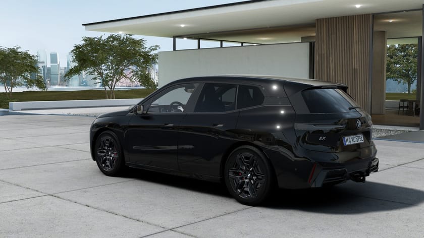 Bild 2 av BMW iX xDrive60 M Sport Pro Supercharged Ed Drag DA Pro B W