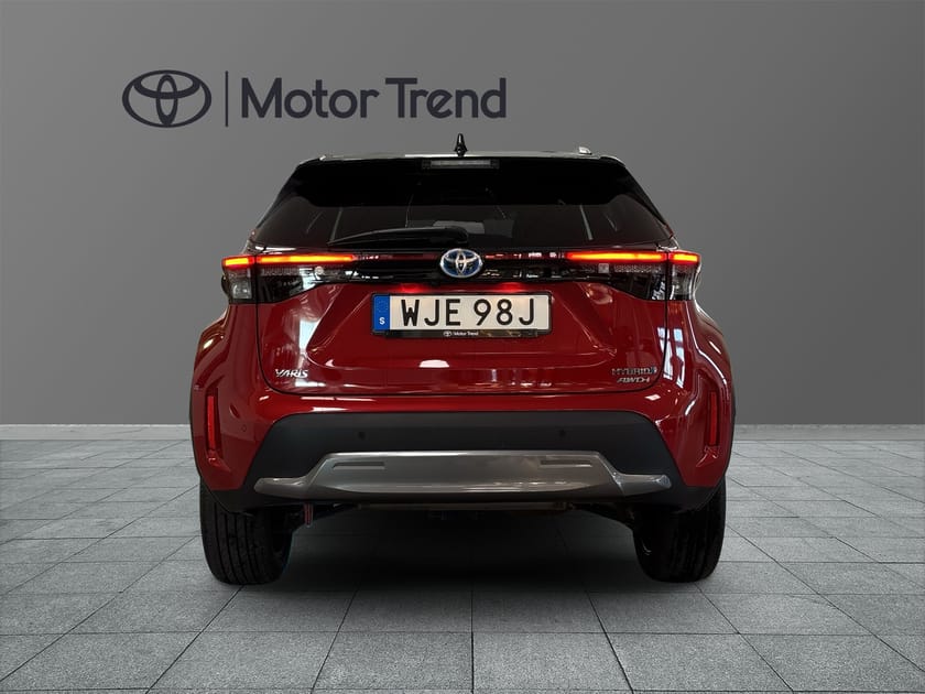 Bild 5 av Toyota Yaris Cross Hybrid AWD-i 1,5 PREMIERE EDITION | KEYLESS | BACKKAMERA | HEAD-UP DISPLAY |