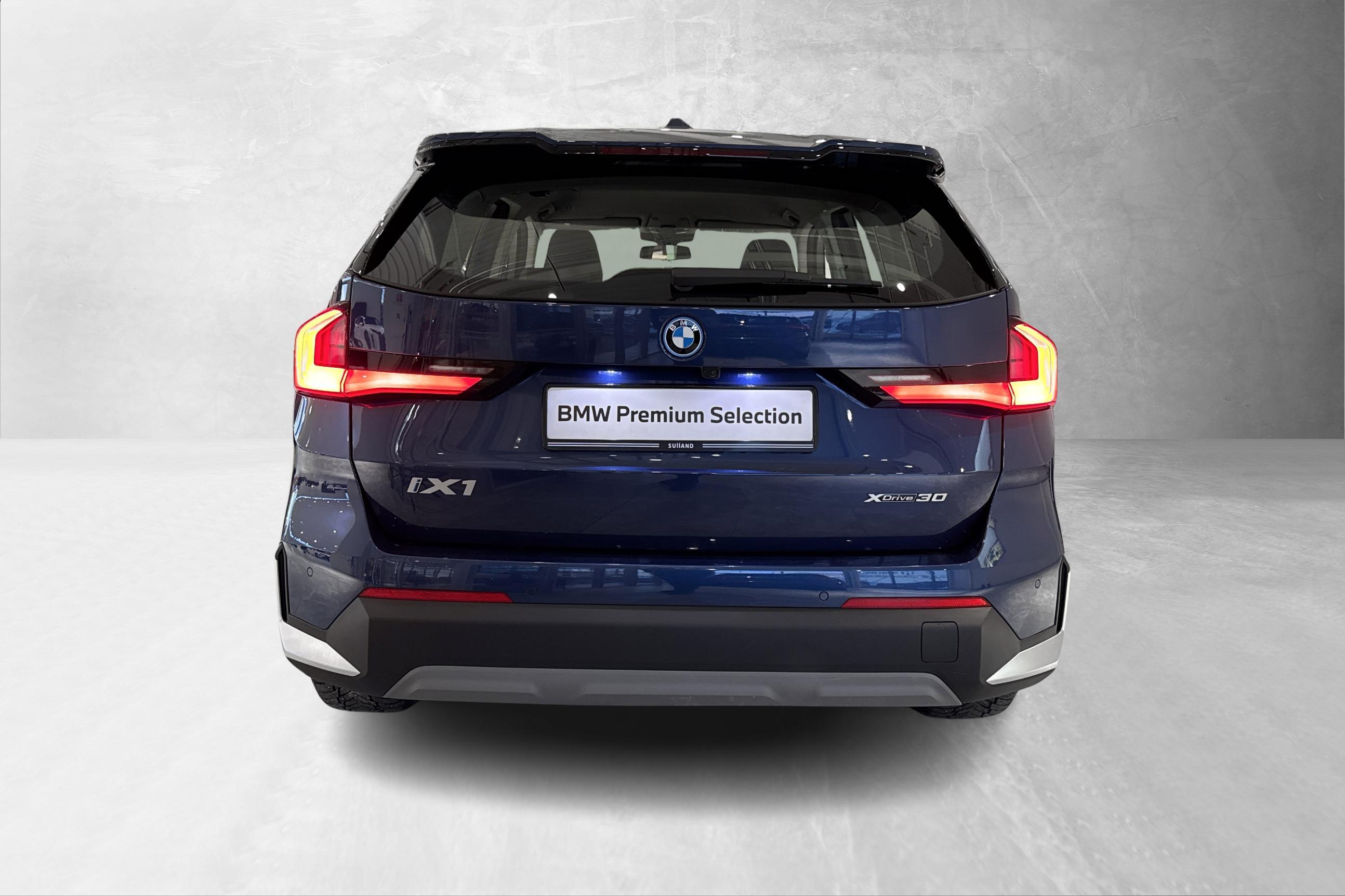 Thumnail bilde 3 av BMW iX1 xDrive30