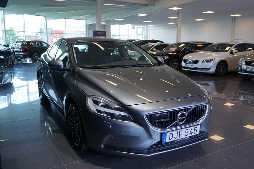 Bild 5 av Volvo V40 D2 Geartronic Momentum 120hk VOC Navi Blis Adaptiv