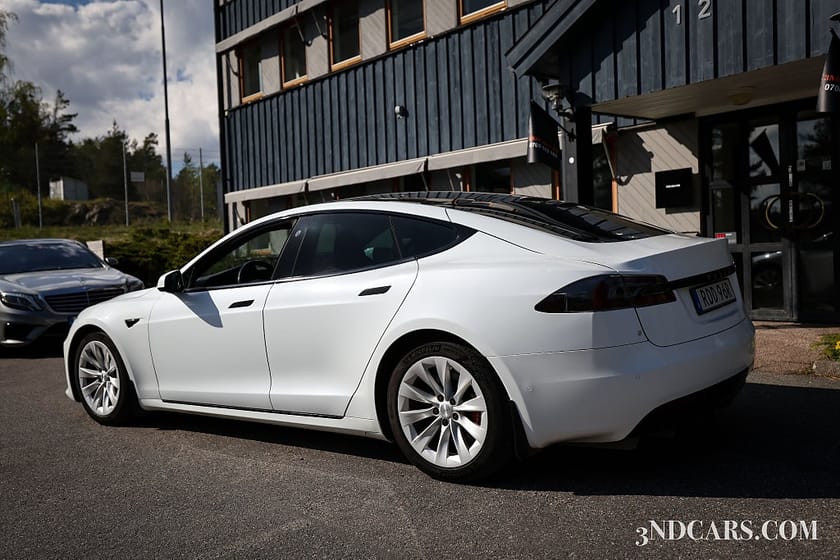 Bild 4 av Tesla Model S Long Range AWD / CCS AKTIVERAD / LUFTFJÄ / HW3 DATOR MM