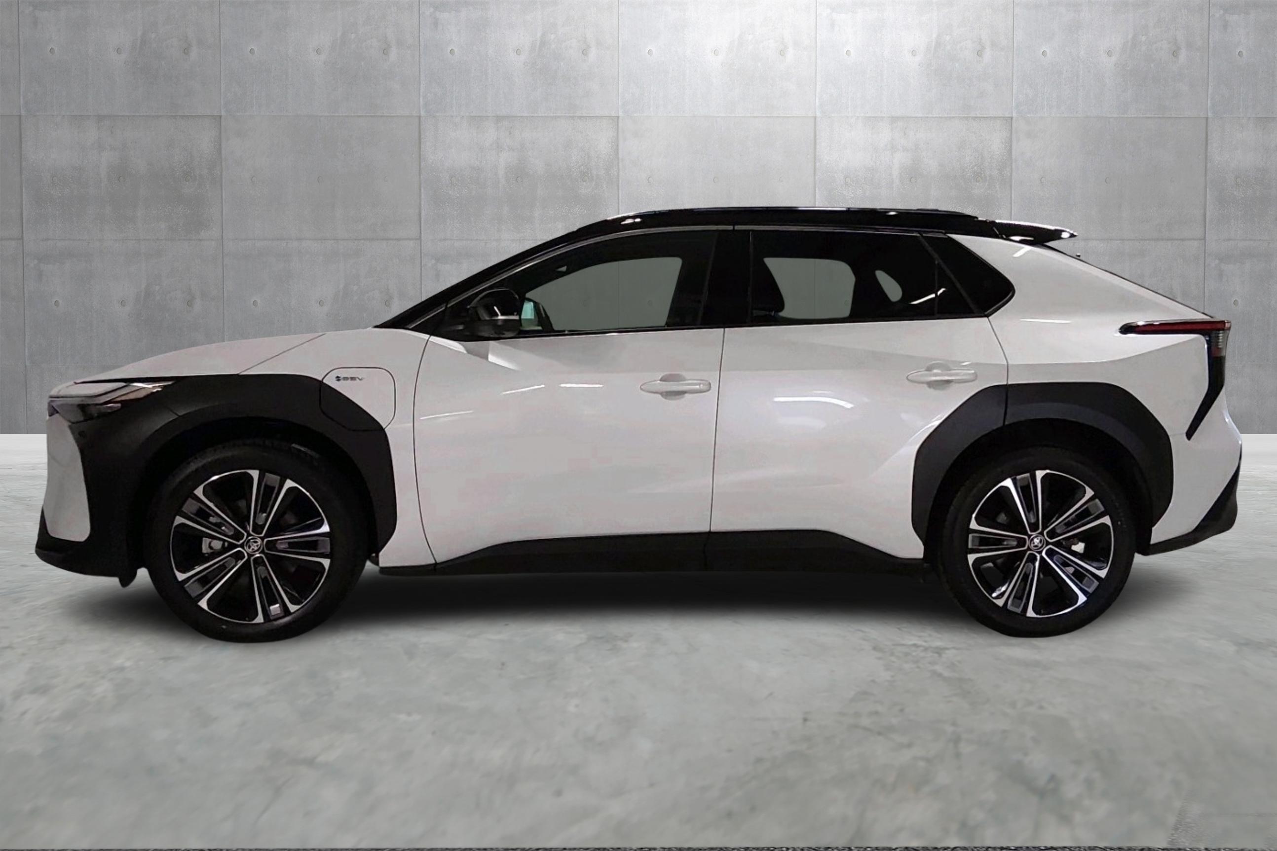 Thumnail bilde 1 av Toyota bZ4X