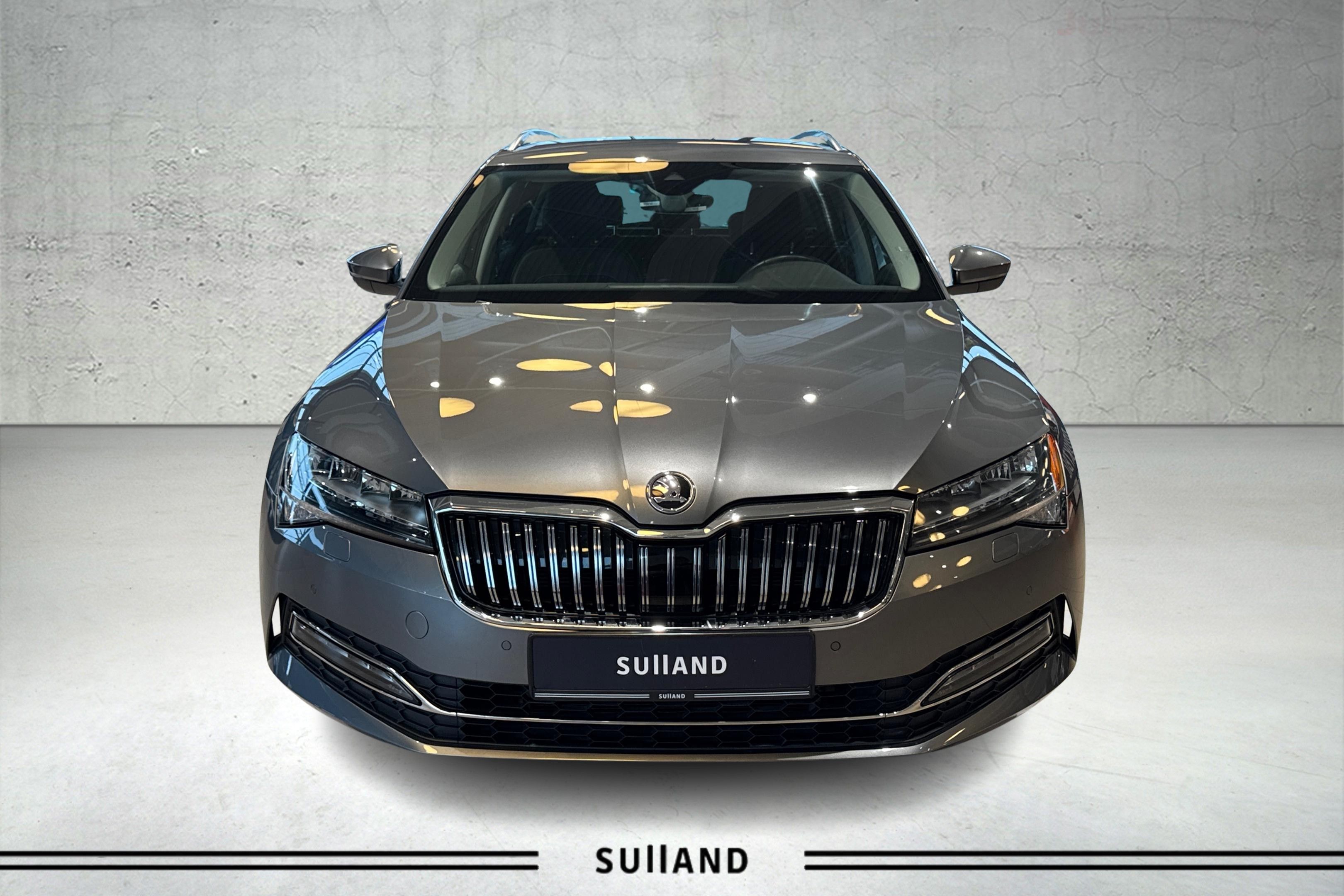 Thumnail bilde 1 av Škoda Superb Stasjonsvogn