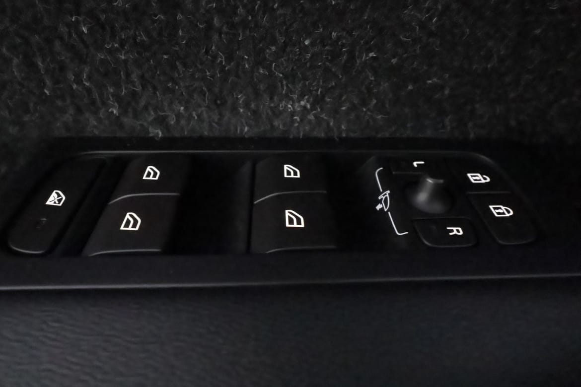 Volvo XC40 2019 - miniatyr 16