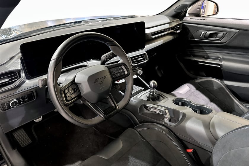 Bild 5 av Ford Mustang Dark Horse V8 453hk man