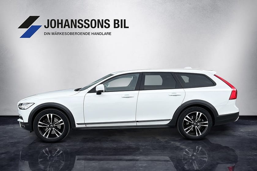 Bild 2 av Volvo V90 Cross Country D4 AWD 190hk Plus Kamera Navigator Värmare Drag