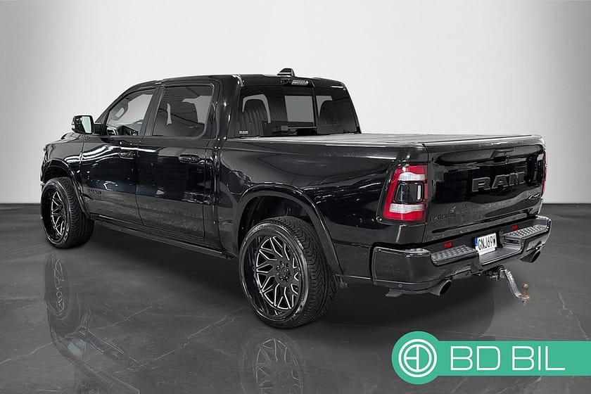 Bild 2 av RAM 1500 Crew Cab Dodge RAM V8 HEMI LARAMIE NIGHT PANO H/K  MOMS