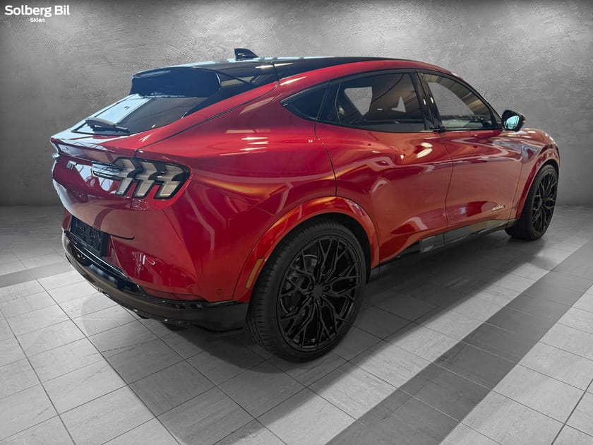 Bilde 4 av Ford Mustang Mach-E GT GT/ 22'' SOMMERHJUL/ 360.K/ LUCID.RED/ B&O/ BREMBO