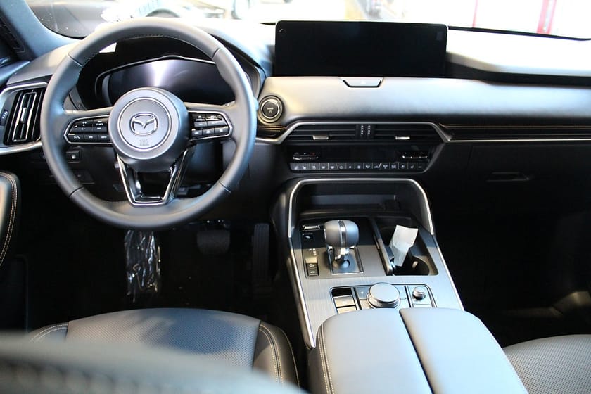 Bild 4 av Mazda CX-80 PHEV 2.5 PHEV, AWD, A8, Homura Plus, PANO, COSO, CAHO, BLOP