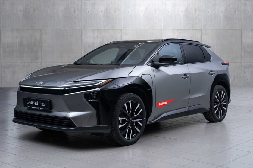Bilde 1 av Toyota bZ4X AWD Executive Panorama Bitone
