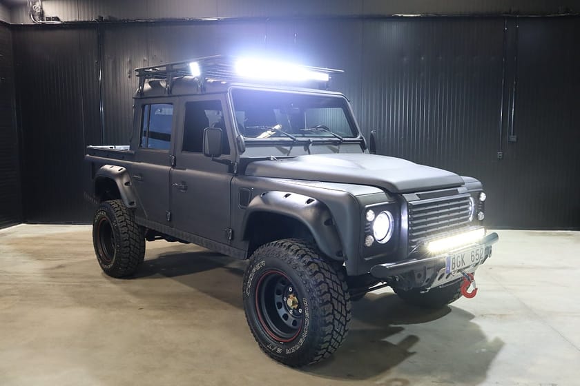Bild 3 av Land Rover Defender 110 Dubbelhytt Pick Up SE 2.4 TD4 4x4 (122hk)