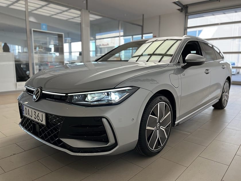 Bild 5 av Volkswagen Passat Variant eHybrid 272 DSG6 R-LINE